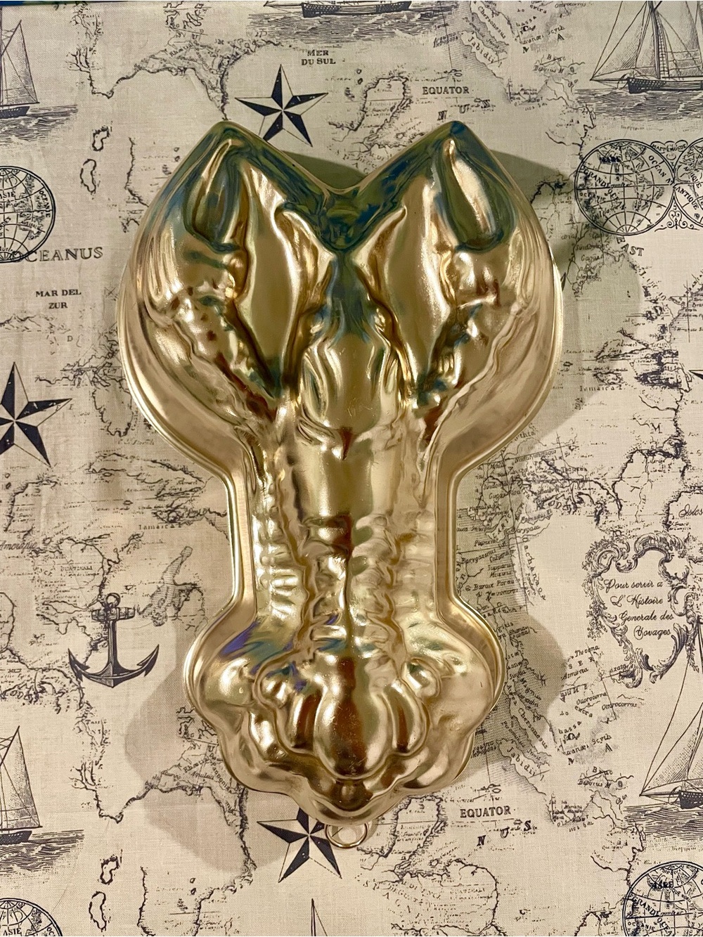 Vintage Lobster Mold Wall Hanging – Coastal Nautical Kitchen Decor – 10”